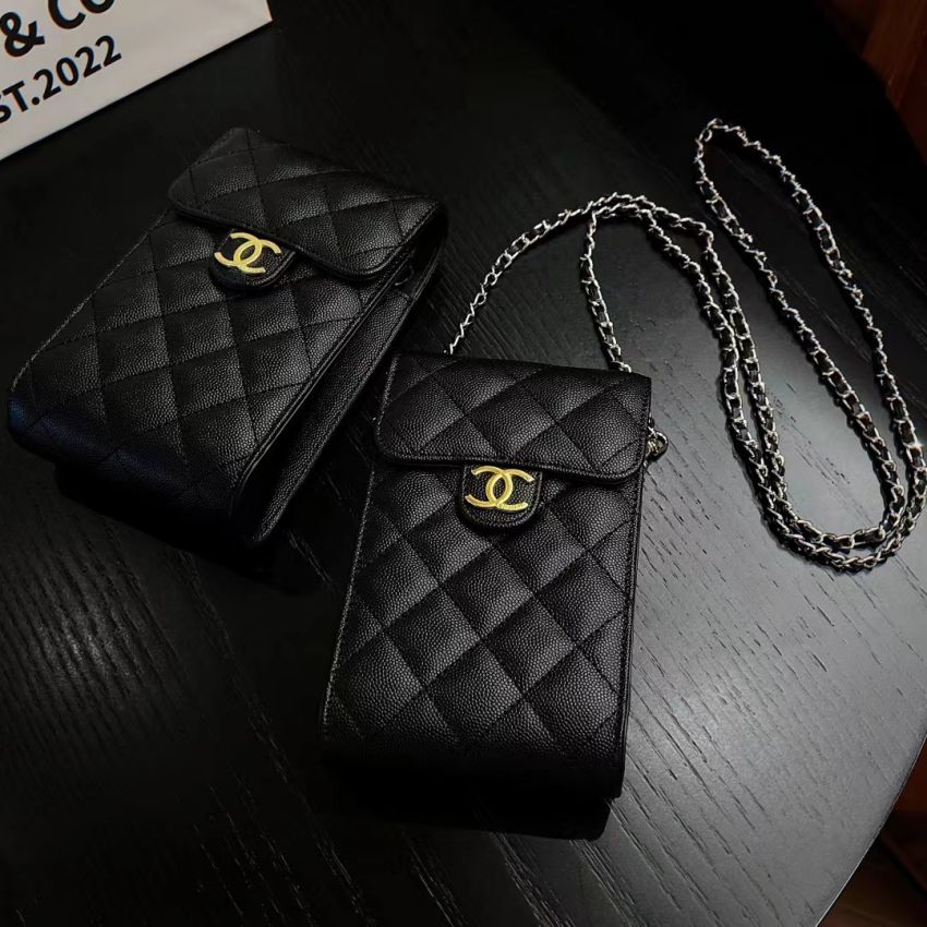 女性向けのChanel スマホポーチ