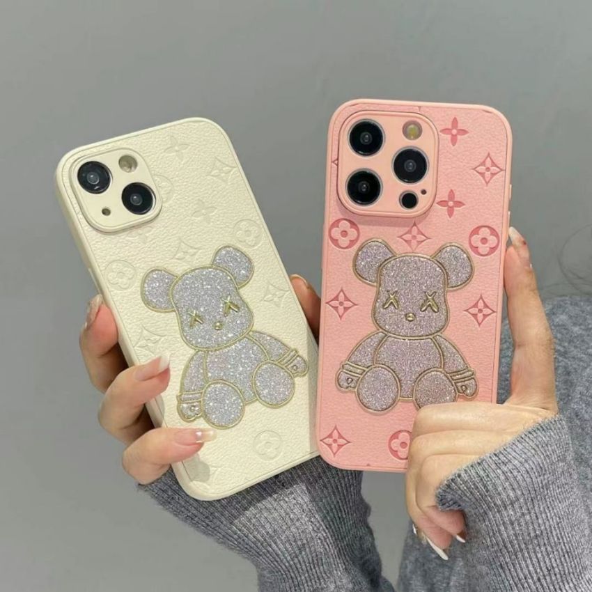 lv kaws スマホケース16pro かわいい