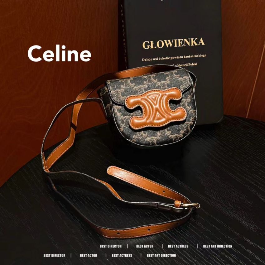 CELINE 斜め小銭いれバッグ