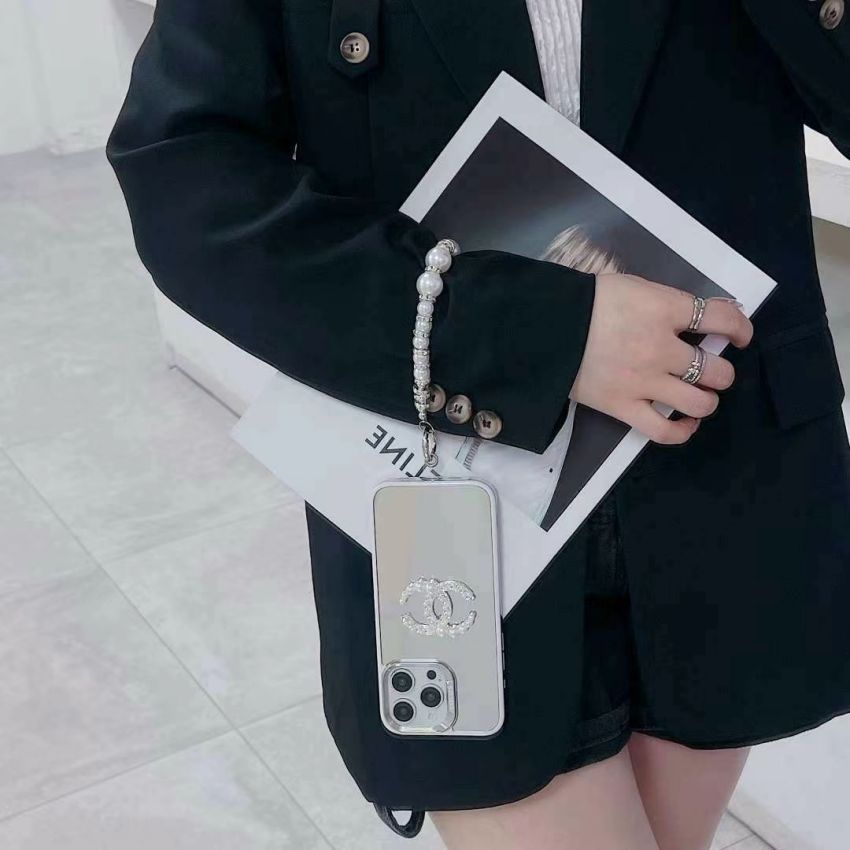 chanel アイフォン16プロ スマホカバー ミラー